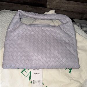 Bottega Veneta Lilac Oyster small hop bag